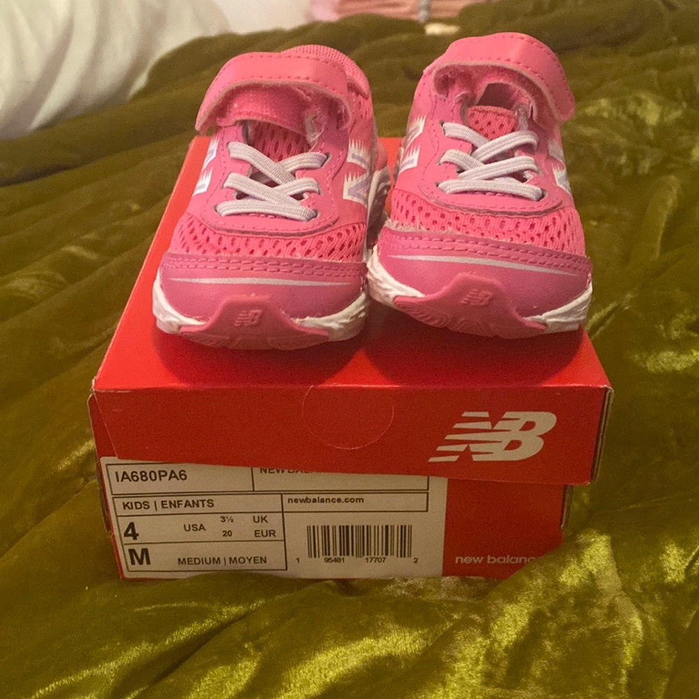 4M toddler pink new balance sneakers